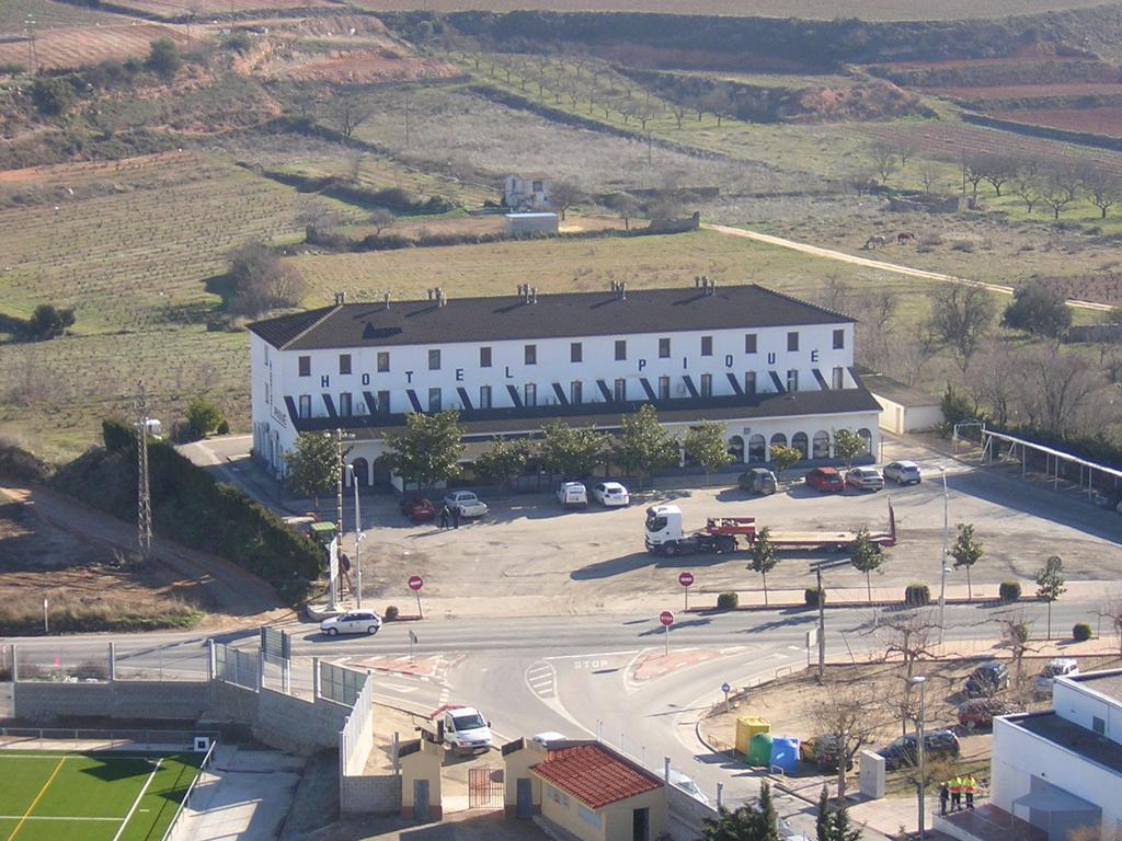 Hotel Pique Gandesa Exterior photo